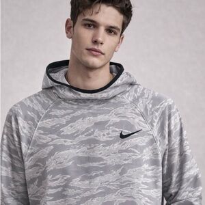 Nike Medium  Men's Gray Patterned Hoodie NWOT